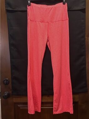 Flattering Women’s XL Athletic/Yoga 15% Spandex! Waist 32” -35” High Quality!!